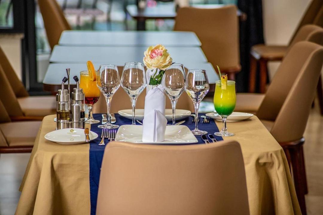 Souare Premium Hotel Conakry Exterior photo
