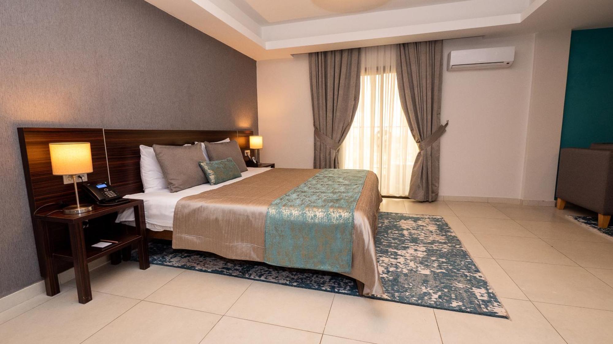 Souare Premium Hotel Conakry Exterior photo